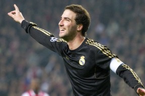 米兰真人-中国男篮传球精准性显著提升，中国男篮传奇球员