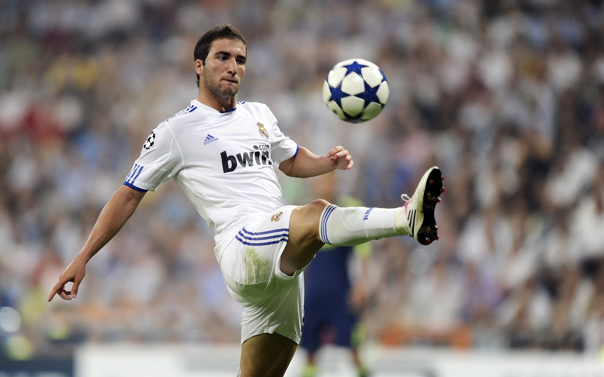 F1车坛转会风云再起 多位顶尖车手2026合同到期成焦点